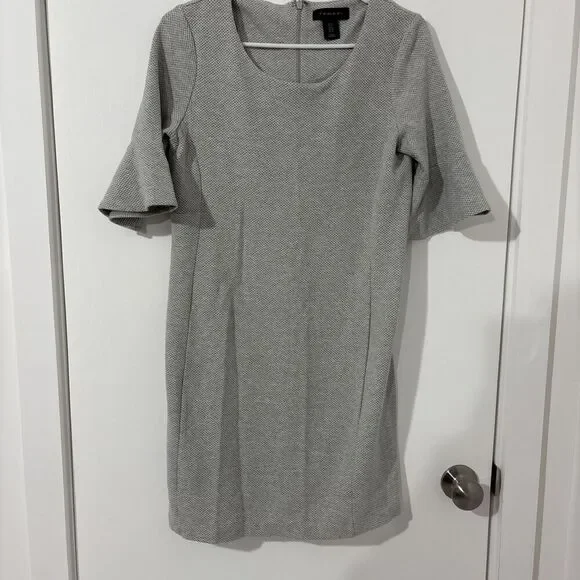 Womans Tahari Light Gray tight knit short sleeve Dress - Size 4 - Picture 1 of 8